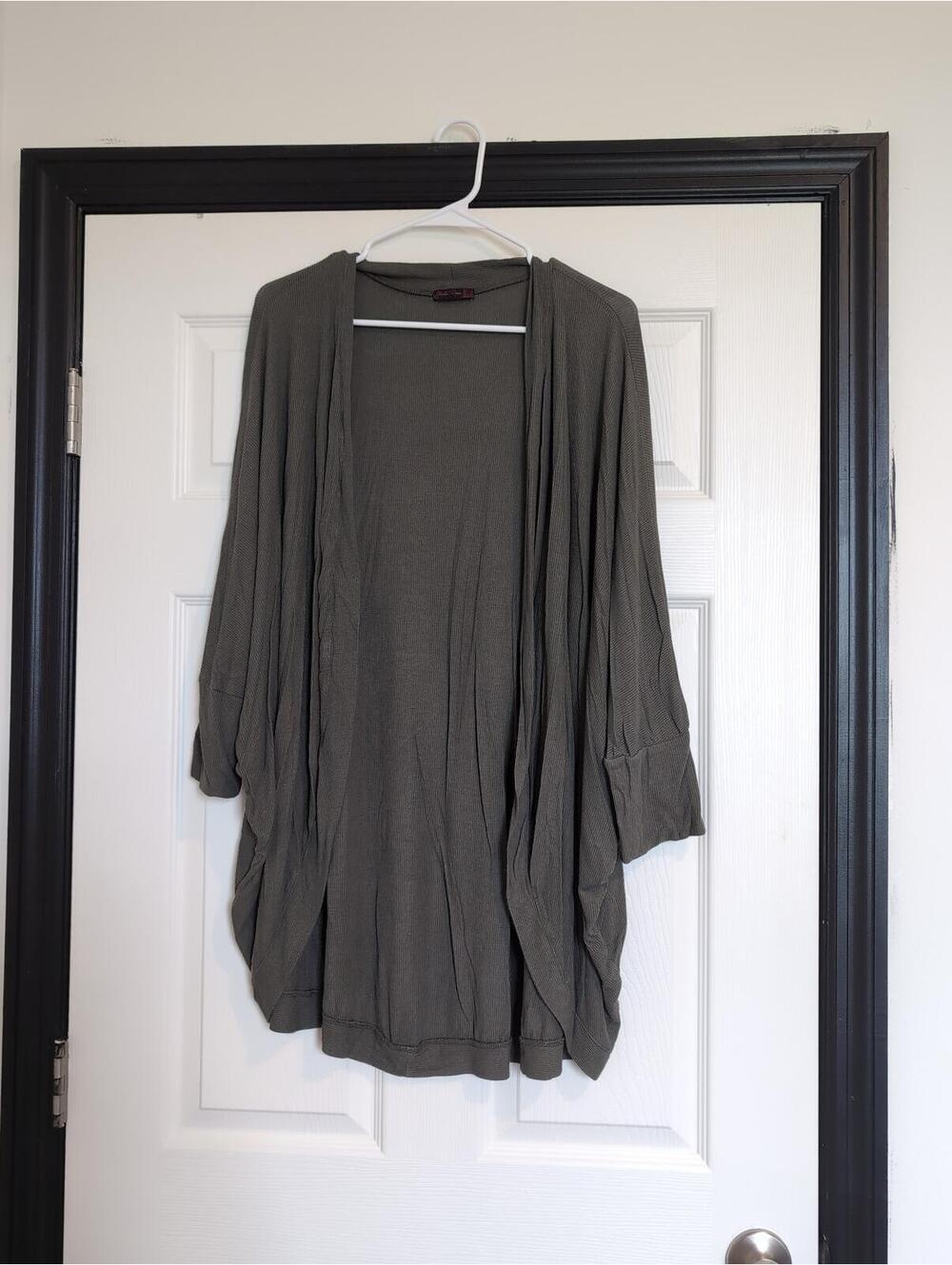 2X olive green open cardigan